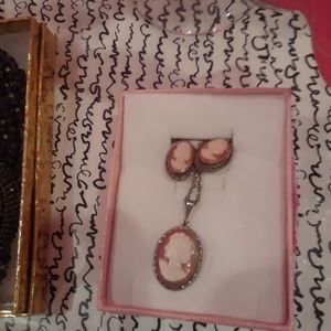 Cameo Necklace Set